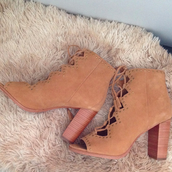 New Frye Gabby Ghillie Studded Booties Grunge Victorian - Picture 4 of 8